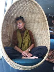 liz-in-egg-chair